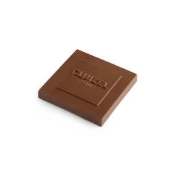 The square moment Milk chocolate praline bar