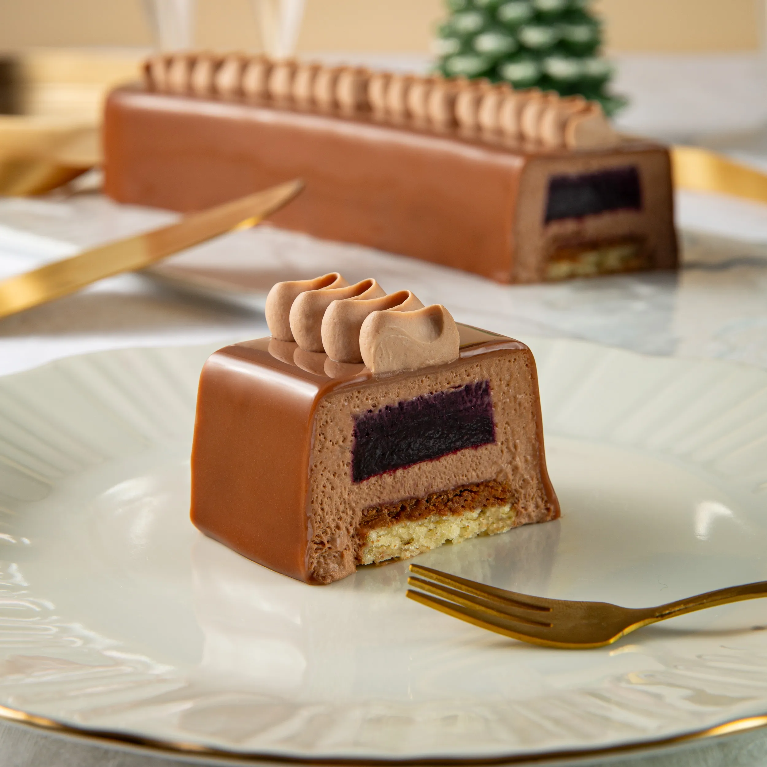 Bûche de Noël chocolat cassis